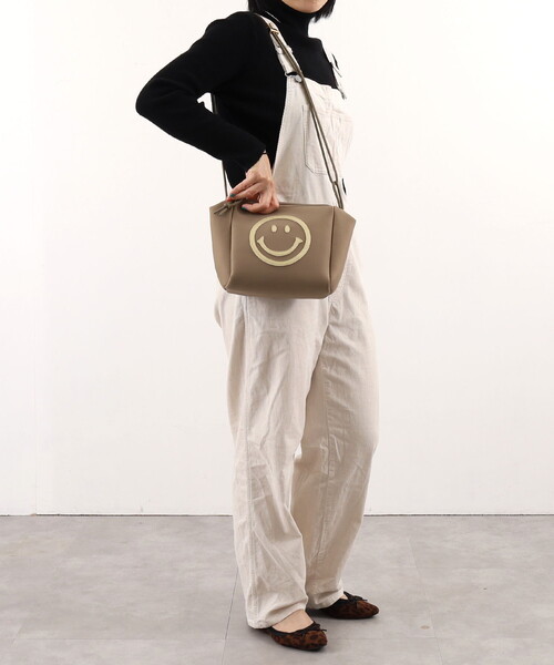 COOCO（クーコ）の「ＳＭＩＬＥＹ　ダイバー素材ショルダーバッグ（ショルダーバッグ・レディース・カモフラージュ/ベージュ/ブラック・FREE）」の22枚目の写真