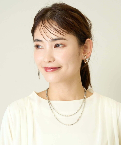 a.v.v（アーヴェヴェ）の「ボール二連マンテルネックレス（ネックレス・レディース・ゴールド/シルバー・38）」の5枚目の写真