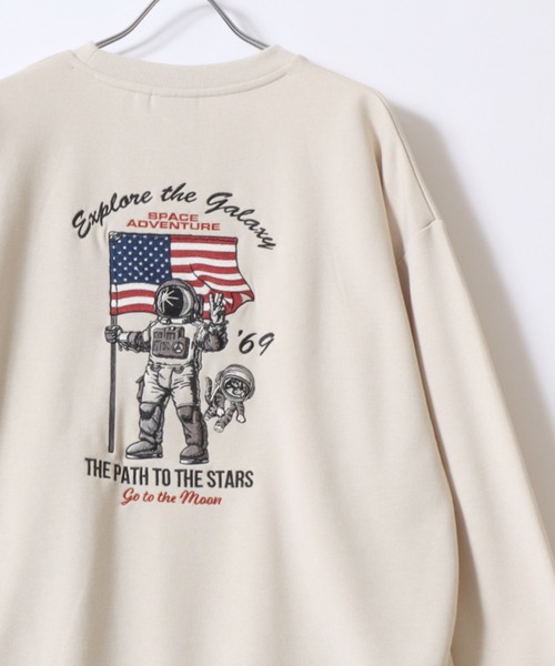 POWER TO THE PEOPLE(パワートゥーザピープル)の「POWER TO THE PEOPLE/パワートゥザピープル トラ/ネコ/イヌ/宇宙飛行士 刺繍 オーバーサイズ スウェットトレーナー レディース メンズ(スウェット・レディース・ブラック/ピンク/アイボリー/ホワイト系その他/チャコール/キナリ/サックスブルー/ネイビー/ホワイト系その他3/ブラック系その他2/ワイン/ホワイト系その他2/ホワイト系その他4/ブラック系その他・L/LL/M)」の6枚目の写真