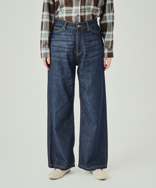 SHOO・LA・RUE（シューラルー）の「◆【洗える】大人カジュアルコーデに やわらかワイドデニムパンツ（デニムパンツ・レディース・ブルー/ネイビー・04/02/03）」の11枚目の写真