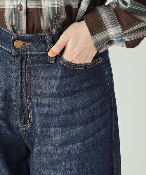 SHOO・LA・RUE（シューラルー）の「◆【洗える】大人カジュアルコーデに やわらかワイドデニムパンツ（デニムパンツ・レディース・ブルー/ネイビー・04/02/03）」の15枚目の写真