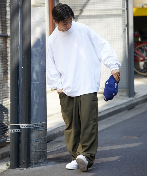 FREAK'S STORE（フリークスストア）の「限定展開 CHOW DOWN/チャウダウン ワイドシルエット ワンポイント刺繍 クルーネック ロングスリーブTシャツ（Tシャツ/カットソー・メンズ・チャコールグレー/グレー/ブラック/ホワイト/ネイビー・MEDIUM/SMALL/LARGE）」の16枚目の写真