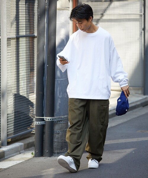 FREAK'S STORE（フリークスストア）の「限定展開 CHOW DOWN/チャウダウン ワイドシルエット ワンポイント刺繍 クルーネック ロングスリーブTシャツ（Tシャツ/カットソー・メンズ・チャコールグレー/グレー/ブラック/ホワイト/ネイビー・MEDIUM/SMALL/LARGE）」の15枚目の写真