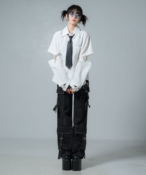 Diable baiser(ディアブルベーゼ)の「ステッチベルトポケットブラックデニムパンツ(デニムパンツ・レディース・ブラック・LARGE/MEDIUM/SMALL/LL)」の3枚目の写真