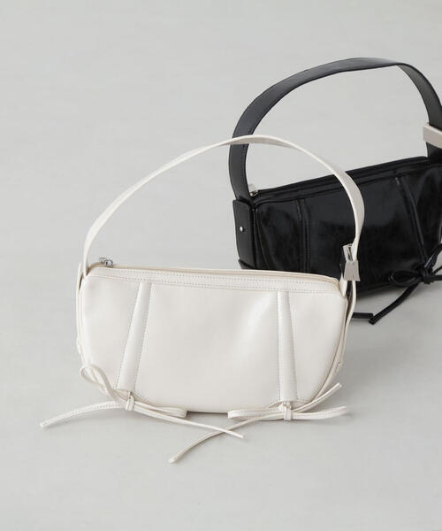 NATURAL BEAUTY BASIC(ナチュラルビューティーベーシック)の「◇グロッシームーンショルダーバッグ(ショルダーバッグ・レディース・オフホワイト/ブラック・フリ-)」の14枚目の写真