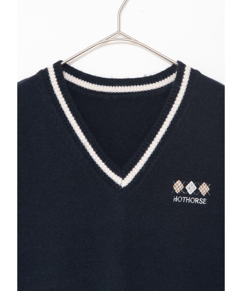 LOSUCA(ロスカ)の「ワンポイント刺繍入りラインVネックニットベスト / ワンポイント カレッジ スクール レトロ トラッド シティガール(ニット/セーター・レディース・オフホワイト/ネイビー/ベージュ・FREE)」の16枚目の写真