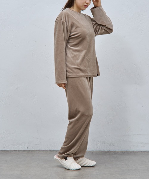 COLONY 2139(コロニートゥーワンスリーナイン)の「ベロア風パジャマ(ルームウェア/パジャマ・レディース・ブラック/モカ/グレー・FREE)」の19枚目の写真