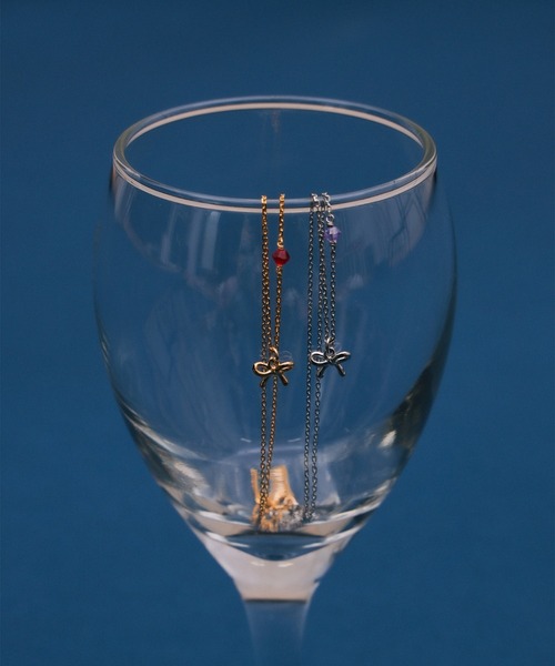 Ray BEAMS(レイビームス)の「リボン & ストーン ネックレス(ネックレス・レディース・シルバー/ゴールド・ONE SIZE)」の1枚目の写真
