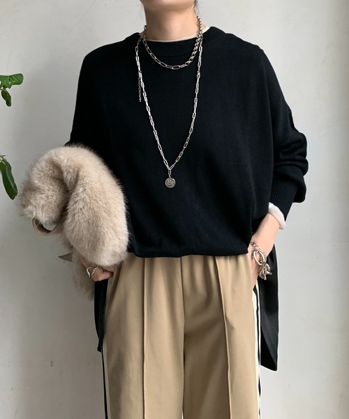 DouDou(ドゥドゥ)の「【WEB限定】バック切替オーバーサイズチュニック(ニット/セーター・レディース・グレー/ブラック/ネイビー・FREE)」の1枚目の写真