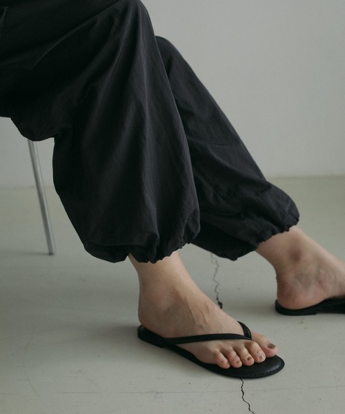 【新品】anuke Ecoleather Tong Sandals IVR Ecoleather Tong Sandals（サンダル）｜anuke（アンヌーク）の