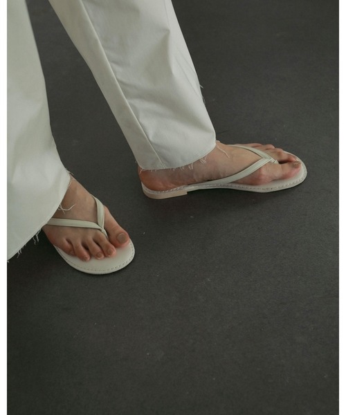 【新品】anuke Ecoleather Tong Sandals IVR Ecoleather Tong Sandals（サンダル）｜anuke（アンヌーク）の