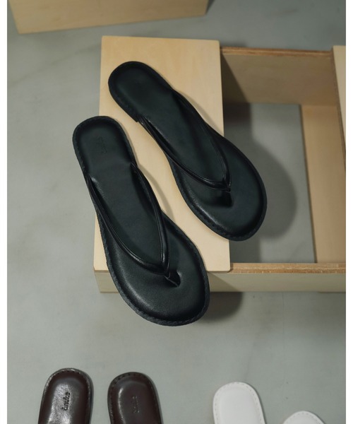 anuke（アンヌーク）の「Ecoleather Tong Sandals（サンダル・レディース・アイボリー/ブラック/ブラウン・36inch/37inch/38inch）」の10枚目の写真