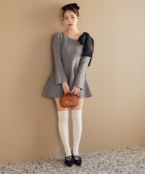 one after another NICE CLAUP(ワンアフターアナザーナイスクラップ)の「【Holiday collection】肩リボンワンピース(ワンピース・レディース・杢グレー/アイボリー/ブラック/レッド・FREE)」の7枚目の写真