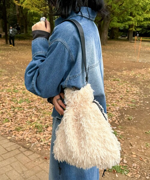 fredy emue（フレディエミュ）の「フェザーワンハンドルドロストバッグ（ハンドバッグ・レディース・ライトグレー/アイボリー・FREE）」の10枚目の写真