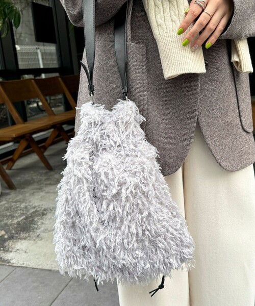 fredy emue（フレディエミュ）の「フェザーワンハンドルドロストバッグ（ハンドバッグ・レディース・ライトグレー/アイボリー・FREE）」の20枚目の写真