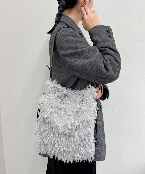 fredy emue（フレディエミュ）の「フェザーワンハンドルドロストバッグ（ハンドバッグ・レディース・ライトグレー/アイボリー・FREE）」の21枚目の写真