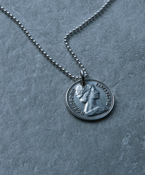 MAISON CLUB（メゾンクラブ）の「【MAISON CLUB】Queen Elizabeth Coin Neclace /Silver925/クイーンエリザベスコインネックレス　シルバー925 KUN（ネックレス・メンズ・シルバー・FREE）」の2枚目の写真