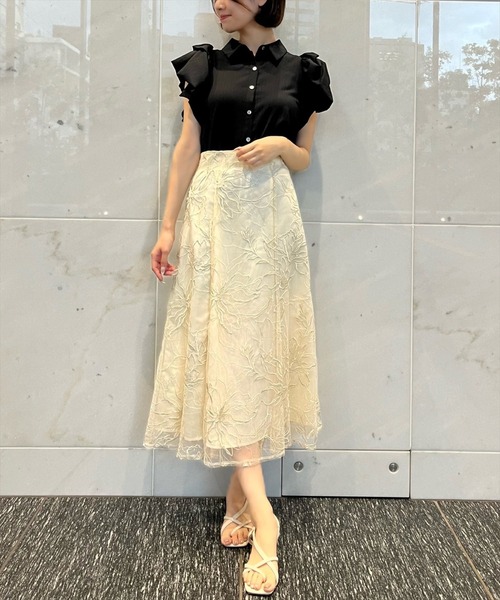AND COUTURE(アンドクチュール)の「エンブロイダリーチュールスカート(スカート・レディース・ライトグレー/ベージュ/ブラック・SMALL/MEDIUM)」の18枚目の写真
