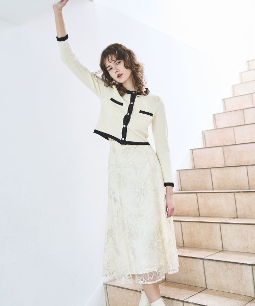 AND COUTURE(アンドクチュール)の「エンブロイダリーチュールスカート(スカート・レディース・ライトグレー/ベージュ/ブラック・SMALL/MEDIUM)」の21枚目の写真