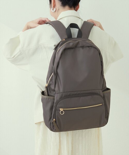 natural couture（ナチュラルクチュール）の「【mamamo】15ポケットきれいめリュック（ショルダーバッグ・レディース・ブラック/グレイッシュベージュ/ブラウン・FREE）」の14枚目の写真