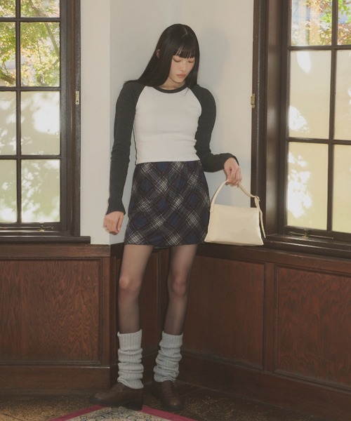 GIUNON（ジウノン）の「long sleeve raglan t / ロングスリーブラグランTシャツ（Tシャツ/カットソー・レディース・グレー/ネイビー・FREE）」の4枚目の写真