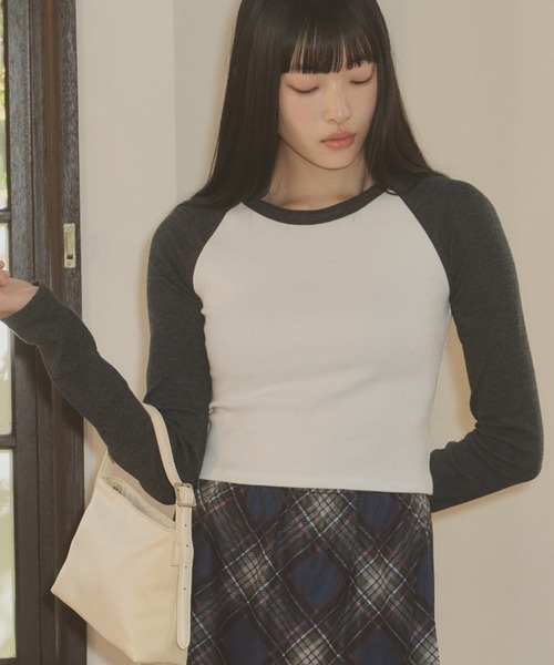 GIUNON（ジウノン）の「long sleeve raglan t / ロングスリーブラグランTシャツ（Tシャツ/カットソー・レディース・グレー/ネイビー・FREE）」の3枚目の写真