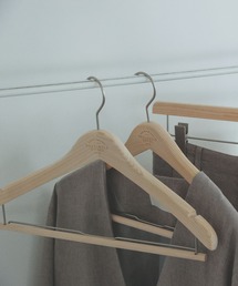 studio CLIP（スタディオクリップ）の「ヒノキジャケットハンガー《HOUSEHOLD GOODS》（収納グッズ）」