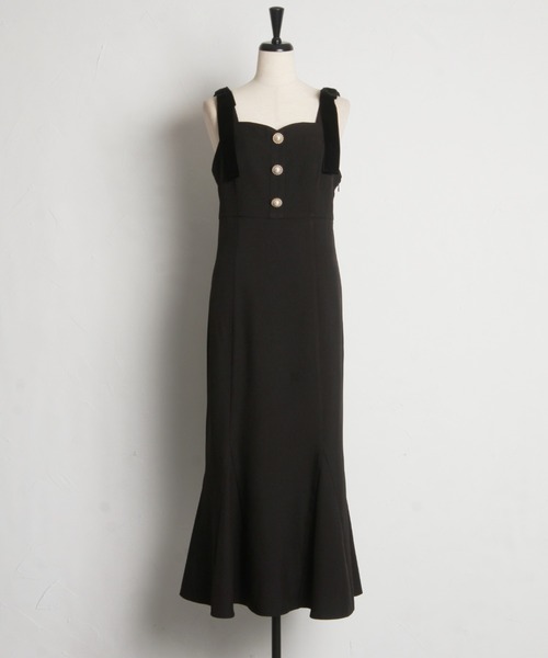 tocco closet(トッコ クローゼット)の「【ZOZO限定】肩ベロアリボンビジュー釦ジャンパースカート(ジャンパースカート・レディース・チャコールグレー/ブラック・M)」の3枚目の写真