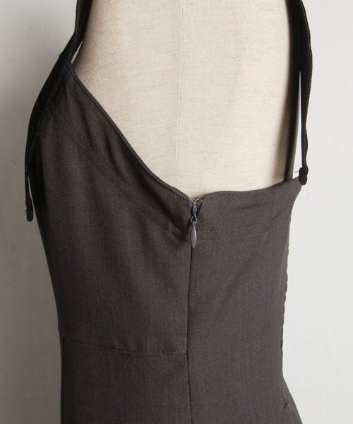 tocco closet(トッコ クローゼット)の「【ZOZO限定】肩ベロアリボンビジュー釦ジャンパースカート(ジャンパースカート・レディース・チャコールグレー/ブラック・M)」の8枚目の写真