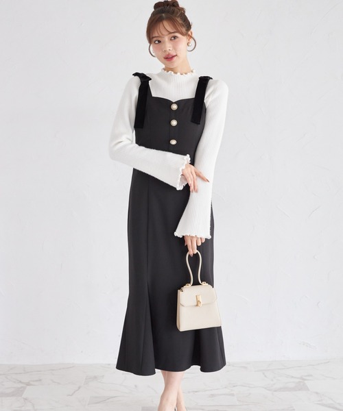 tocco closet(トッコ クローゼット)の「【ZOZO限定】肩ベロアリボンビジュー釦ジャンパースカート(ジャンパースカート・レディース・チャコールグレー/ブラック・M)」の20枚目の写真