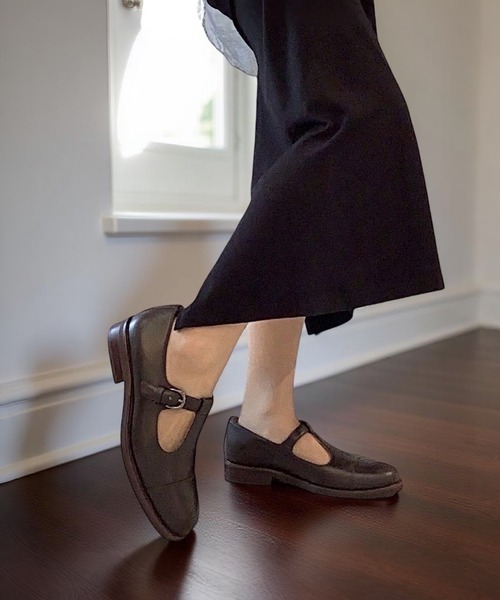 Tストラップシューズ（ローファー）｜APOM（アポム）のファッション