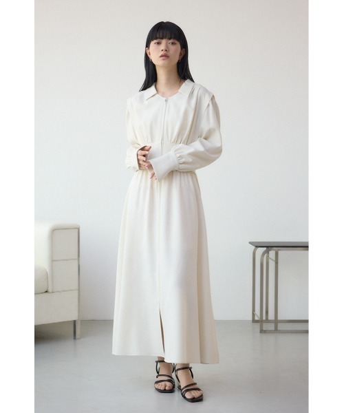 AZUL by moussy（アズールバイマウジー）の「【身長/骨格別着用画像あり】ウエストタック切り替えフレアワンピース　秋服　冬服　春服　シャツワンピース　長袖（ワンピース・レディース・ネイビー/ライトベージュ・SMALL/MEDIUM）」の11枚目の写真