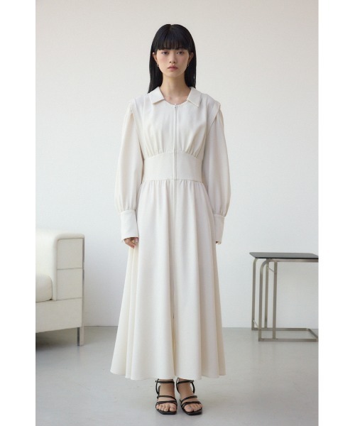 AZUL by moussy（アズールバイマウジー）の「【身長/骨格別着用画像あり】ウエストタック切り替えフレアワンピース　秋服　冬服　春服　シャツワンピース　長袖（ワンピース・レディース・ネイビー/ライトベージュ・SMALL/MEDIUM）」の12枚目の写真