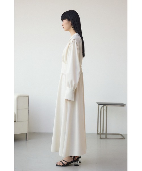 AZUL by moussy（アズールバイマウジー）の「【身長/骨格別着用画像あり】ウエストタック切り替えフレアワンピース　秋服　冬服　春服　シャツワンピース　長袖（ワンピース・レディース・ネイビー/ライトベージュ・SMALL/MEDIUM）」の13枚目の写真