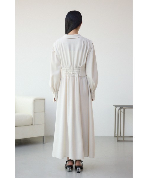 AZUL by moussy（アズールバイマウジー）の「【身長/骨格別着用画像あり】ウエストタック切り替えフレアワンピース　秋服　冬服　春服　シャツワンピース　長袖（ワンピース・レディース・ネイビー/ライトベージュ・SMALL/MEDIUM）」の14枚目の写真