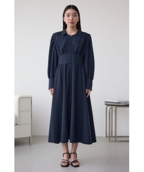 AZUL by moussy（アズールバイマウジー）の「【身長/骨格別着用画像あり】ウエストタック切り替えフレアワンピース　秋服　冬服　春服　シャツワンピース　長袖（ワンピース・レディース・ネイビー/ライトベージュ・SMALL/MEDIUM）」の22枚目の写真