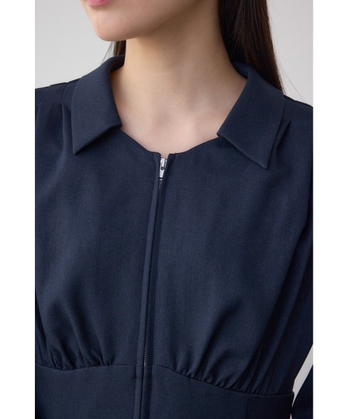 AZUL by moussy（アズールバイマウジー）の「【身長/骨格別着用画像あり】ウエストタック切り替えフレアワンピース　秋服　冬服　春服　シャツワンピース　長袖（ワンピース・レディース・ネイビー/ライトベージュ・SMALL/MEDIUM）」の8枚目の写真