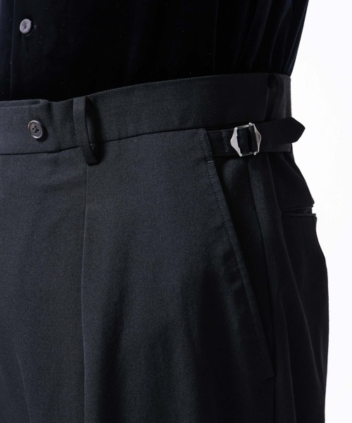 セール】「ASSEMBLANC」2/60ウールラップディティールトラウザー