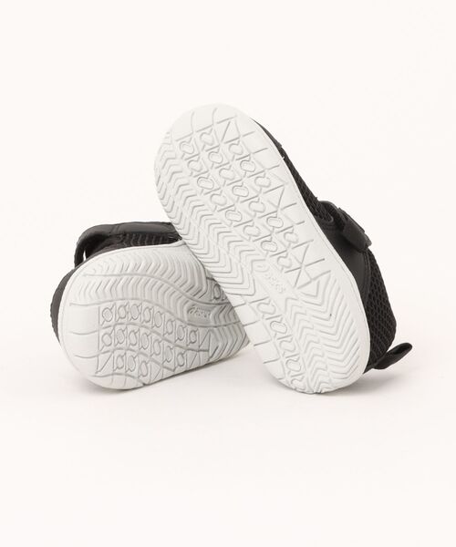 SUKUSUKU(スクスク)の「ASICS KIDS(アシックス キッズ) ベビーシューズ MESHOES BABY(スニーカー・キッズ・ブラック×ブラック・14.5cm/15.5cm/13.5cm/15.0cm/16.0cm/14.0cm/13.0cm)」の2枚目の写真
