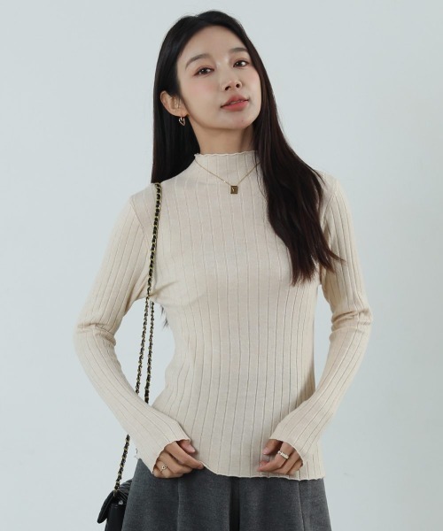maison de LATIR(メゾンドラティール)の「10color/着回し抜群。春服。人気継続中!大人かわいいシンプルハイネックニット(ニット/セーター・レディース・ブラック/クリーム/グレー/ブルー/ホワイト/グリーン/レッド/ベージュ/オレンジ/イエロー・ONE SIZE)」の14枚目の写真