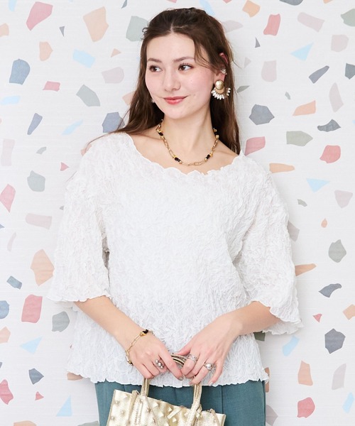 JETSET SOLO PLUS (ジェットセットソロプラス)の「【INDUS luxury for JETSET SOLO PLUS】フラワーシャーリングブラウス(シャツ/ブラウス・レディース・ブラック/オフホワイト/ピンク/ベージュ・FREE)」の2枚目の写真