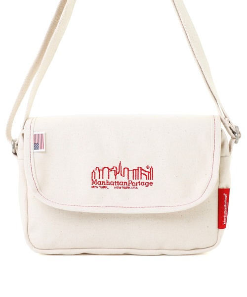 Manhattan Portage（マンハッタンポーテージ）の「FAR ROCKAWAY BAG CANVAS LITE 25（ショルダーバッグ・レディース・ナチュラル/ダークネイビー・X-SMALL）」の10枚目の写真