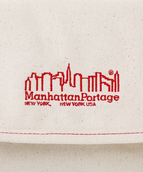 Manhattan Portage（マンハッタンポーテージ）の「FAR ROCKAWAY BAG CANVAS LITE 25（ショルダーバッグ・レディース・ナチュラル/ダークネイビー・X-SMALL）」の4枚目の写真
