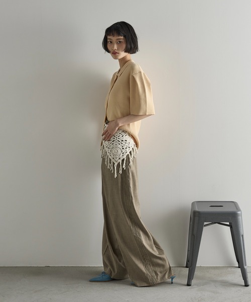 THE YOn（ザヨン）の「タックハーフスリーブポロサマーリブニットカーディガン（カーディガン/ボレロ・レディース・クリーム/ブラック/サックスブルー/バーガンディー・FREE）」の15枚目の写真