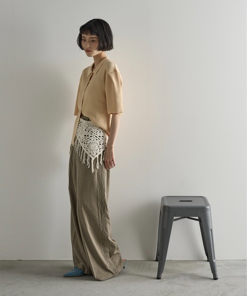 THE YOn（ザヨン）の「タックハーフスリーブポロサマーリブニットカーディガン（カーディガン/ボレロ・レディース・クリーム/ブラック/サックスブルー/バーガンディー・FREE）」の16枚目の写真