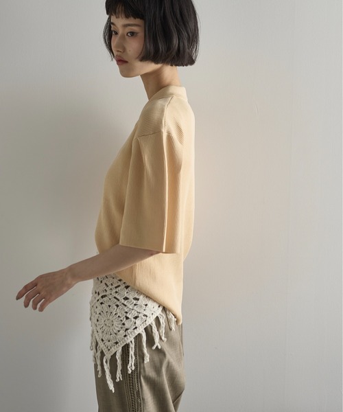 THE YOn（ザヨン）の「タックハーフスリーブポロサマーリブニットカーディガン（カーディガン/ボレロ・レディース・クリーム/ブラック/サックスブルー/バーガンディー・FREE）」の9枚目の写真