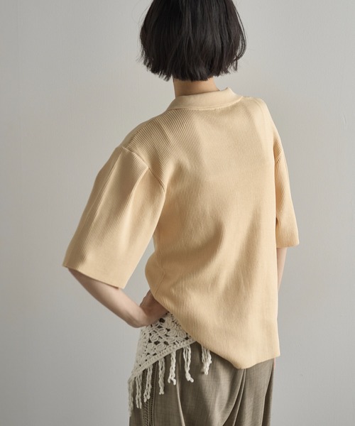 THE YOn（ザヨン）の「タックハーフスリーブポロサマーリブニットカーディガン（カーディガン/ボレロ・レディース・クリーム/ブラック/サックスブルー/バーガンディー・FREE）」の10枚目の写真