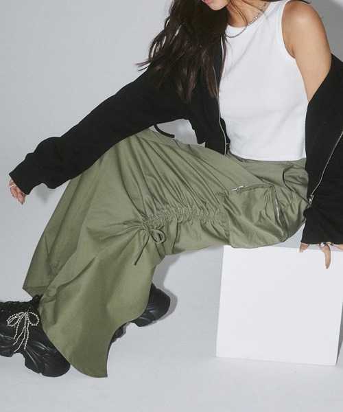 ENVYM（アンビー）の「【Aimi×ENVYM】ビッグポケットロングスカート（スカート・レディース・グレー/ブラック/カーキ・FREE）」の12枚目の写真