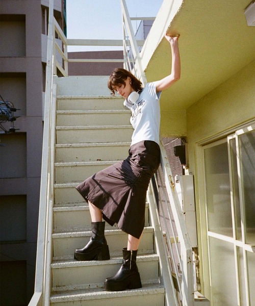 ENVYM（アンビー）の「【Aimi×ENVYM】ビッグポケットロングスカート（スカート・レディース・グレー/ブラック/カーキ・FREE）」の6枚目の写真