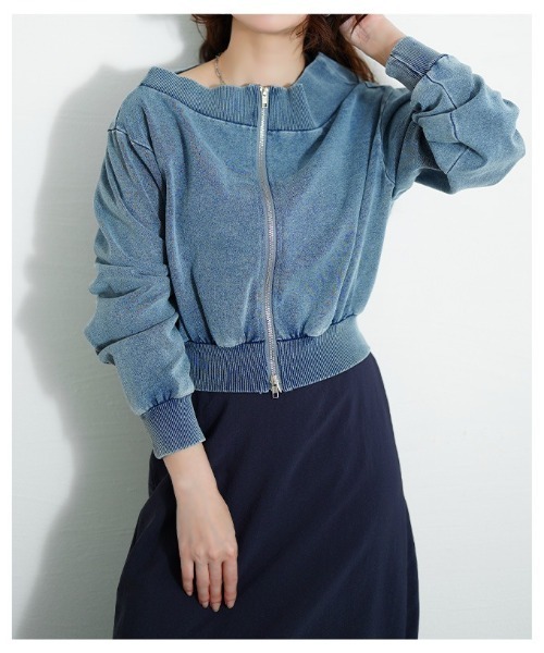 Sawa a la mode(サワアラモード)の「ヒトクセでこなれるジップアップショートスウェット(スウェット・レディース・ブラック/ブルー・FREE)」の6枚目の写真
